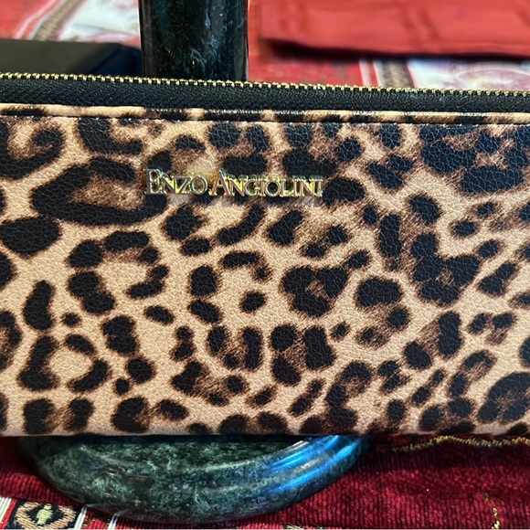 NWOT Enzo Angiolini Ahtuee’s Wristlet - Wallet - Picture 2 of 6